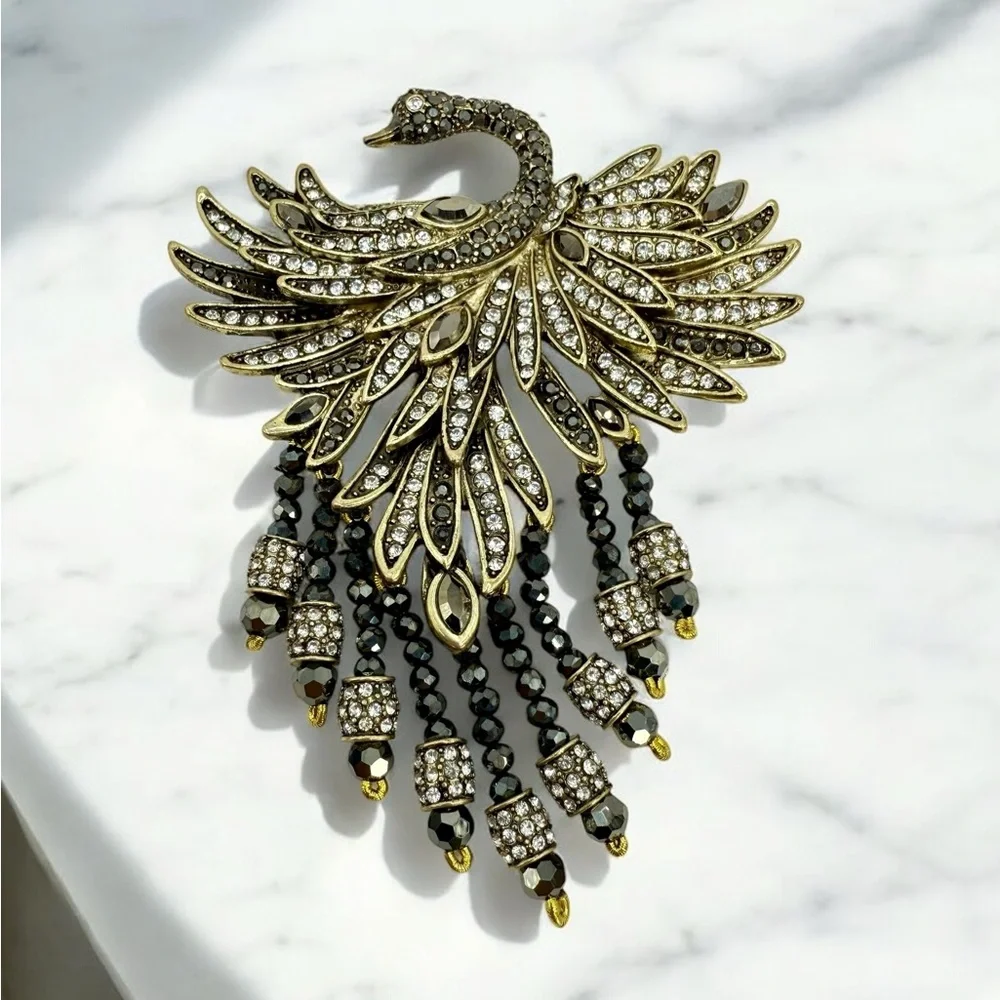 Heidi Daus “Graceful Beauty” Swan Brooch – Crystal Pave Statement Pin – Dangle - Picture 3 of 16